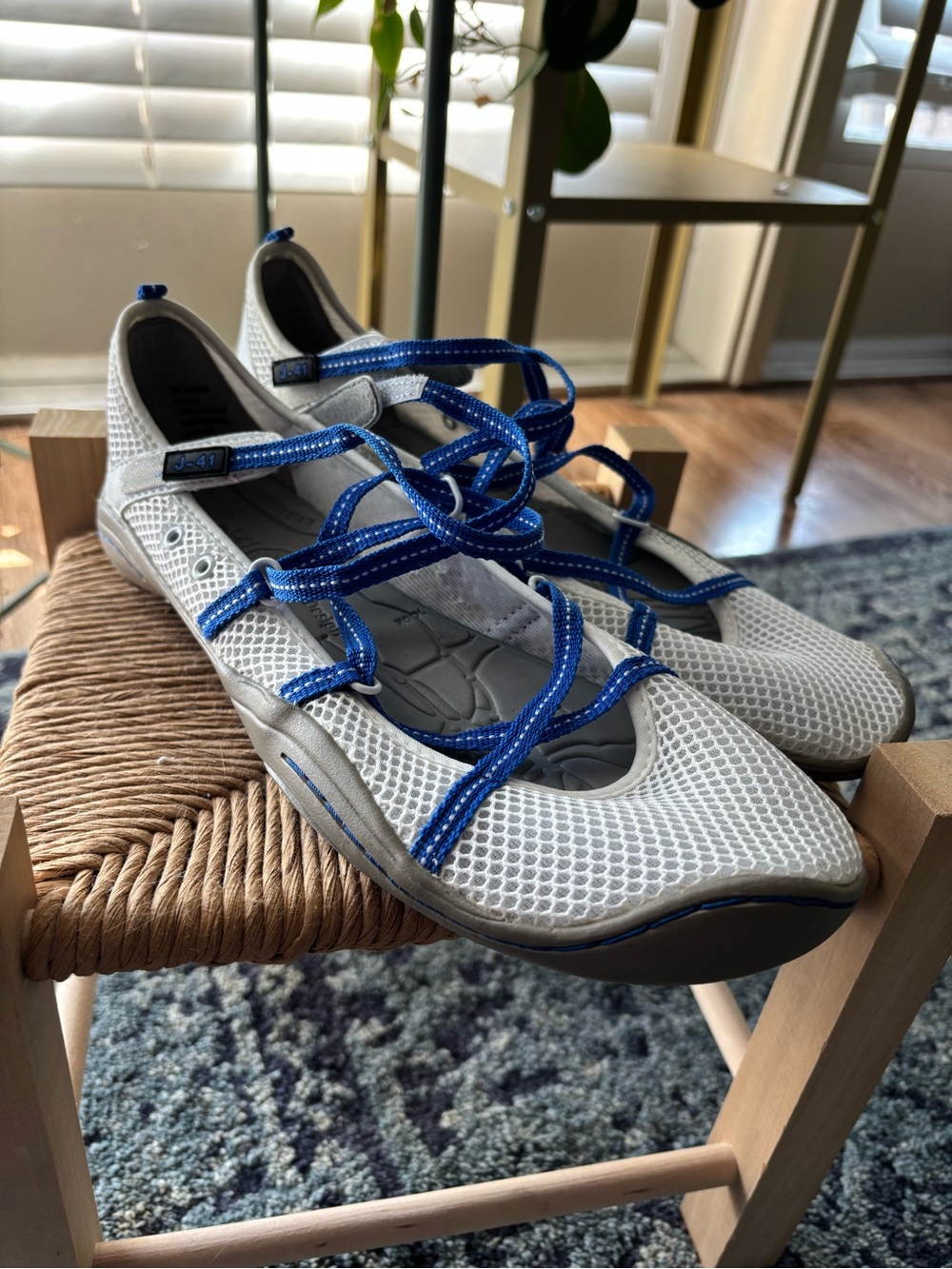 J-41 Jambu Barefoot shoes